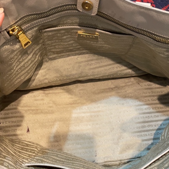 Prada Saffiano Lux tote - Picture 3 of 16